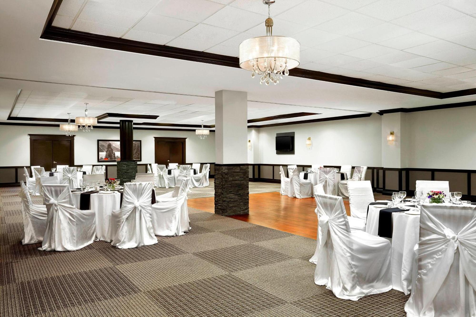 Four Points By Sheraton Hotel & Suites Calgary West Restaurante foto